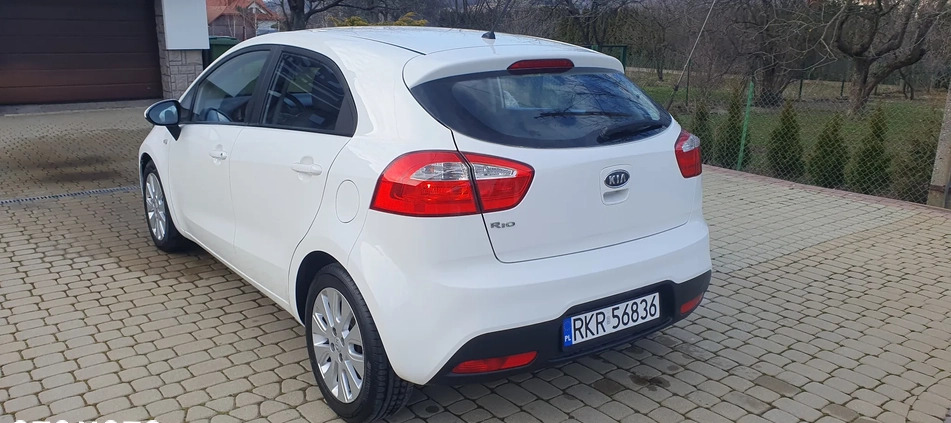 Kia Rio cena 27800 przebieg: 131000, rok produkcji 2012 z Krosno małe 326